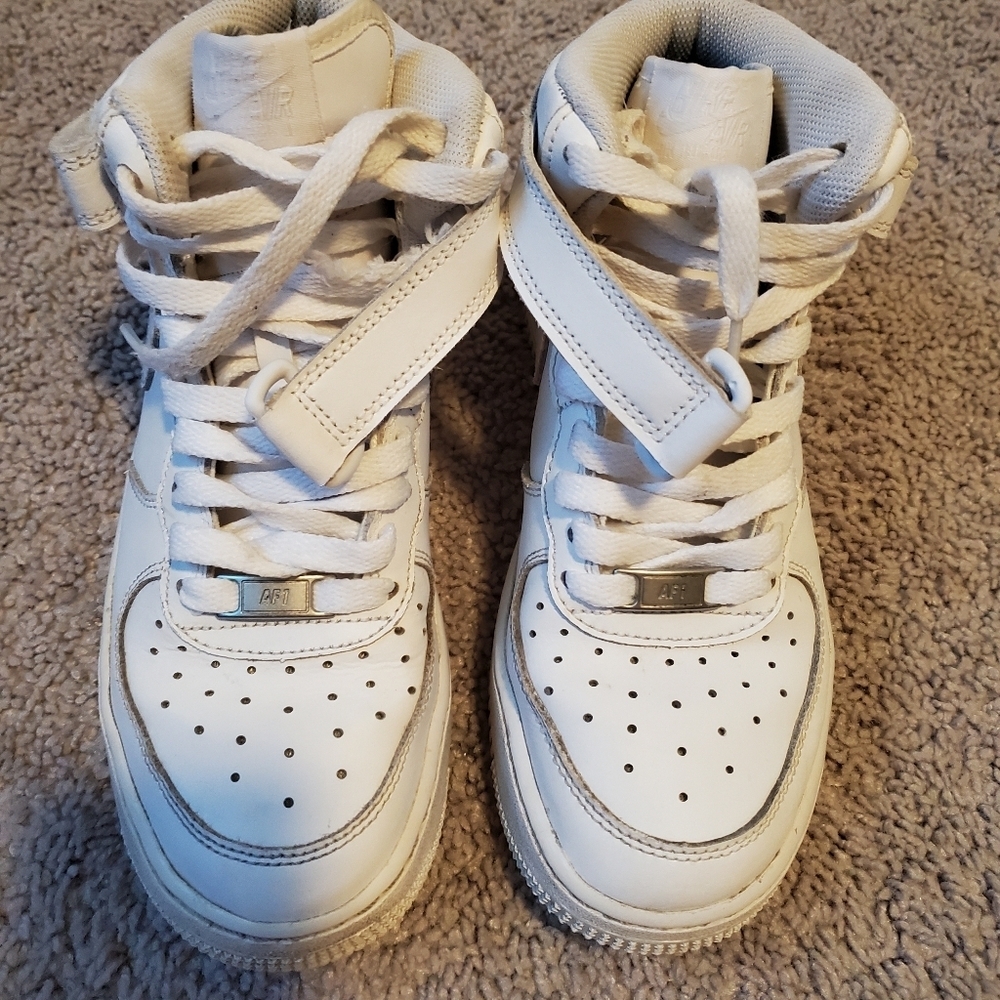 White Nike Air High Top Sneakers Size 6Y